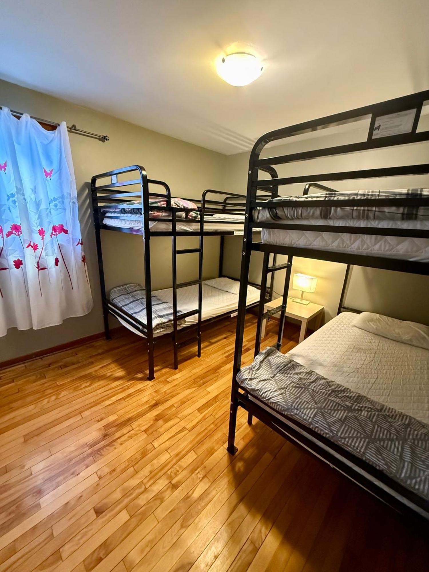 Ottawa Backpackers Inn Екстериор снимка