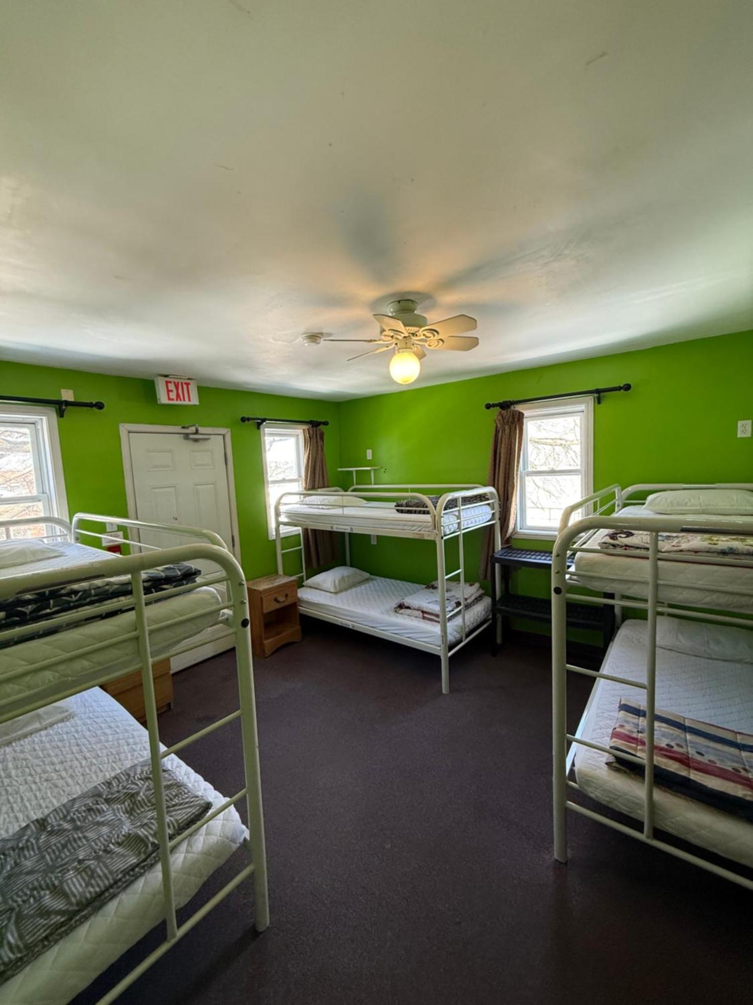Ottawa Backpackers Inn Екстериор снимка