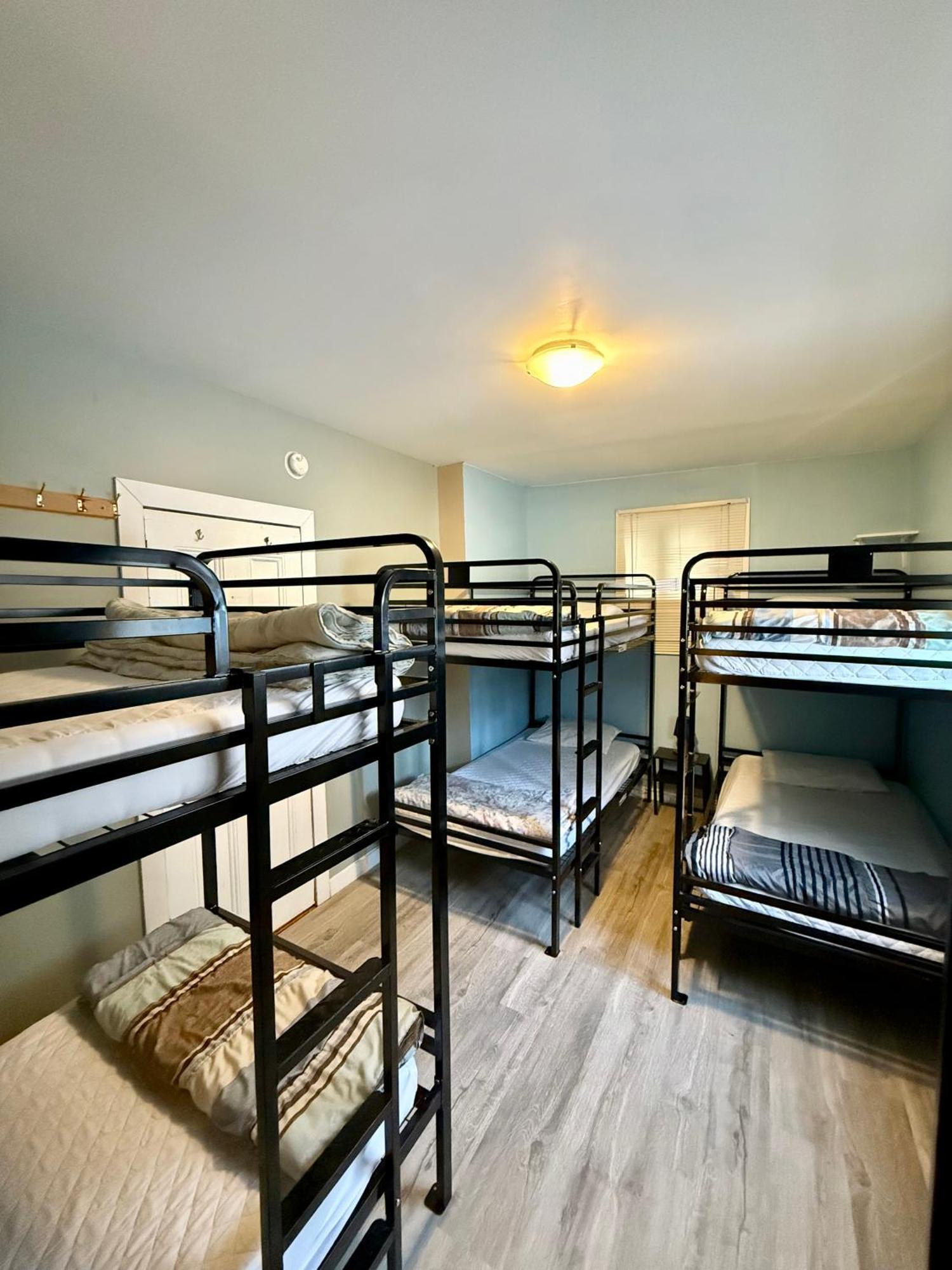 Ottawa Backpackers Inn Екстериор снимка