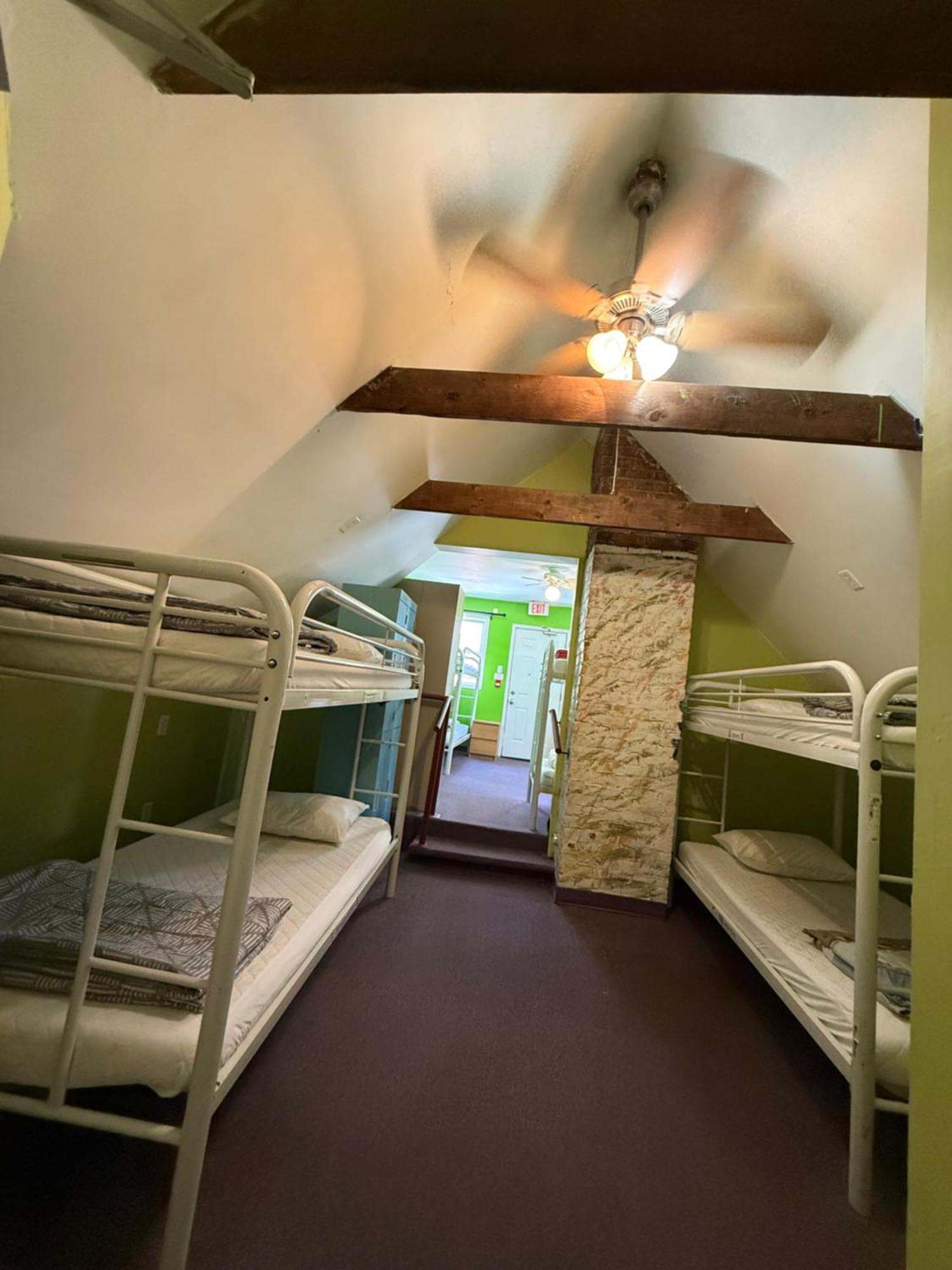 Ottawa Backpackers Inn Екстериор снимка
